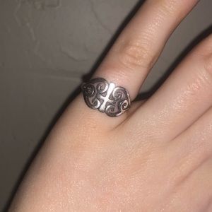 James Avery Cross Heart Banded ring 🤩